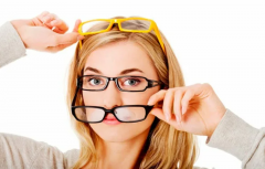 Как выбрать идеальные корректирующие очки?